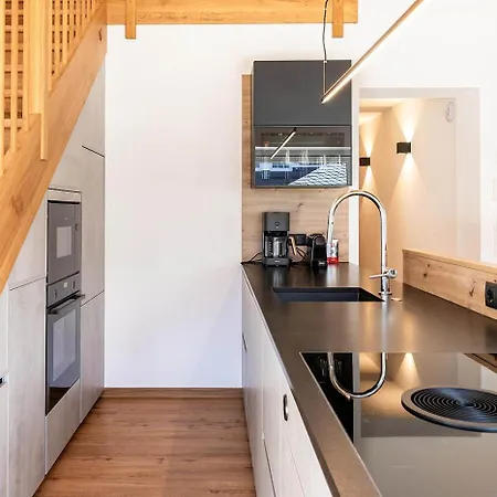 Tschirgant Deluxe - Familie Gamper *